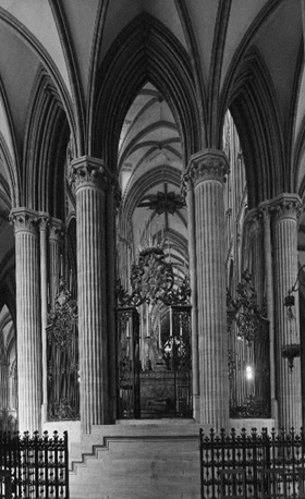 Ambulatory with choir screen, view from the east