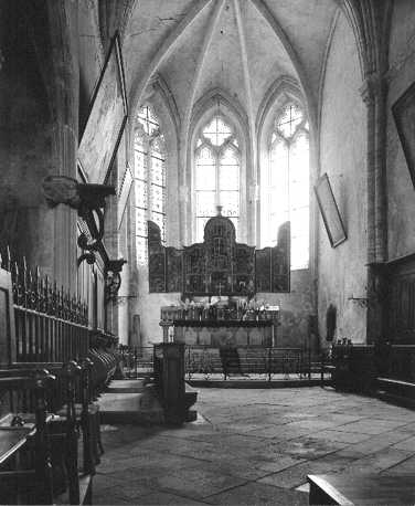 Choir looking east, showing altar and retabel