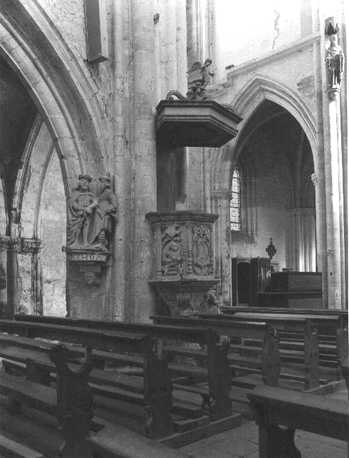 Central nave looking north east with pulpit and Ecce homo group