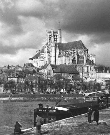 Seen from across the river Yonne, from the south east