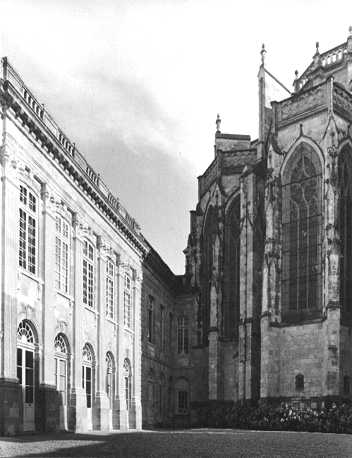 Choir of the cathedral and west front of Ancien Evêché seen from the north