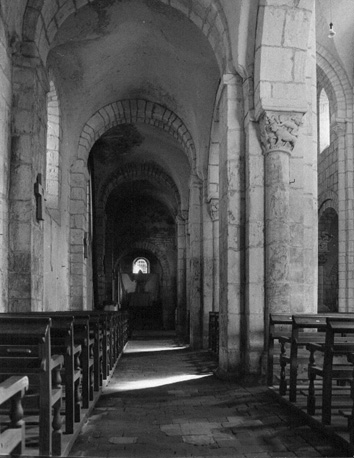 Voormalige priorij Sainte-Trinité; Zuidelijk zijschip van de kerk richting oosten