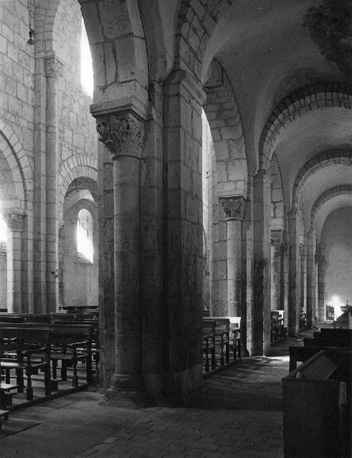 Voormalige priorij Sainte-Trinité; Noordelijk zijschip van de kerk richting zuidwesten