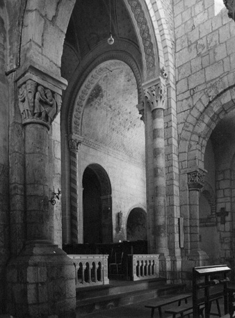 Voormalige priorij Sainte-Trinité; Gezicht op koor en zuidelijk transept kerk vanuit het noordwesten