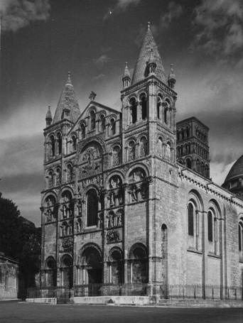 Westfacade vanuit het zuidwesten