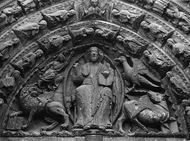 Westportaal detail;  timpaan en voussures