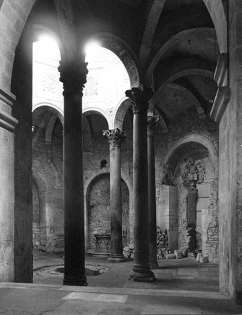 Baptisterium, interieur naar het zuidoosten