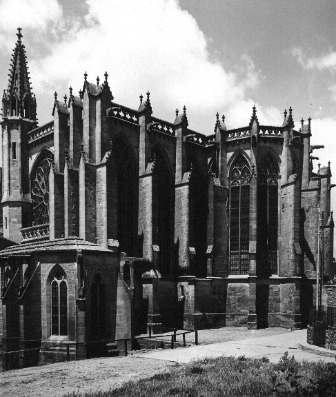 Gezicht op koor, zuidtransept en Chapelle Radulphe vanuit zuidoosten