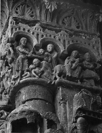 Portail Royal: detail; kindermoord en vlucht naar Egypte