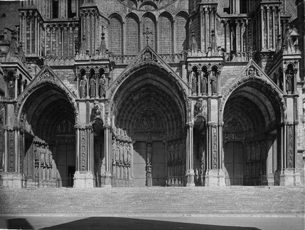 Zuid facade; Portalen