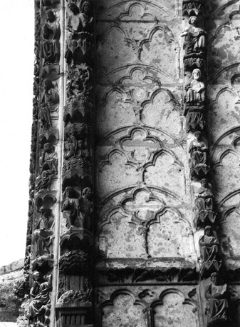 Detail van de portiek aan de noordfacade