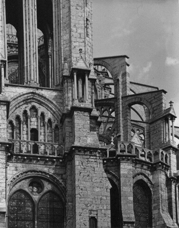 Dubbele luchtbogen, vanuit het zuiden, rechts van het zuidtransept