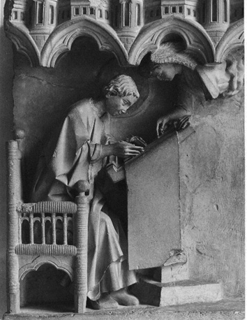 Koorafsluiting; Detail; Heilige Mattheus schrijft het evangelie