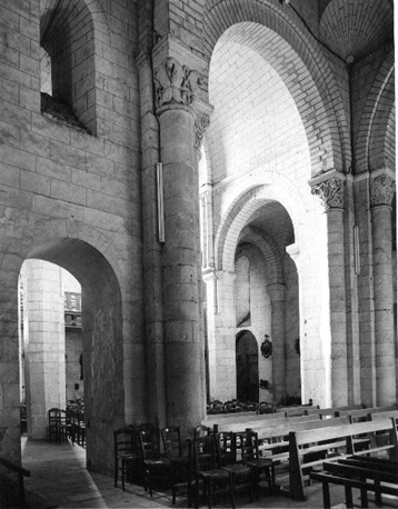 Schip gezien vanuit het zuidtransept