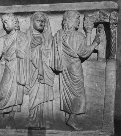 Crypte, Antieke sarcofaag; Samaritaanse vrouw bij de bron