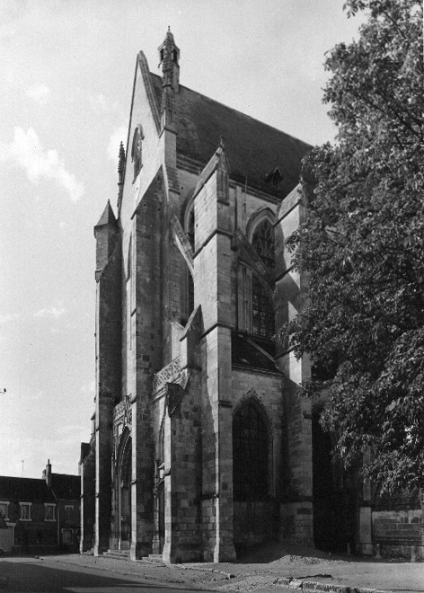 Westfacade gezien vanuit het zuidwesten