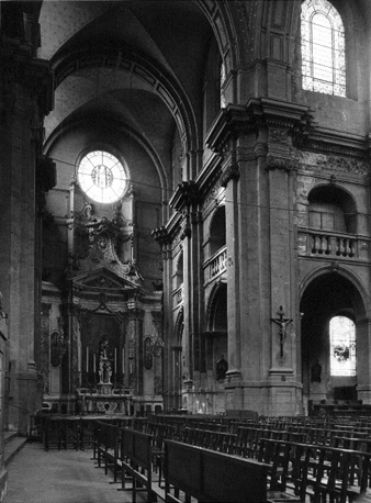Zuidtransept; Altaar van de maagd