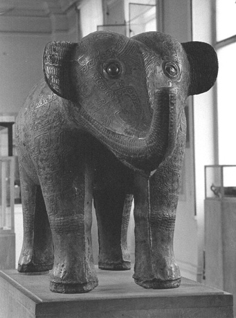 Camondo zun / staande olifant (wijnvat)