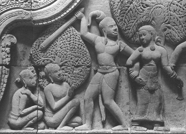 Timpaan, fragment: episode uit de Mahabharata: twee demonen vechtend om het bezit van de nimf Tilottama
