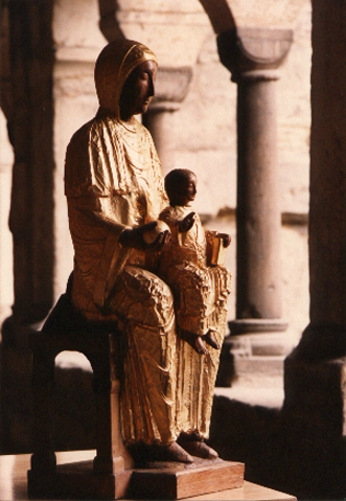 Tronende Maria met Christuskind, genoemd Goldene Madonna (in profiel), in kleur
