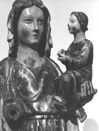 Staande Maria met zittend Christuskind op haar linkerarm