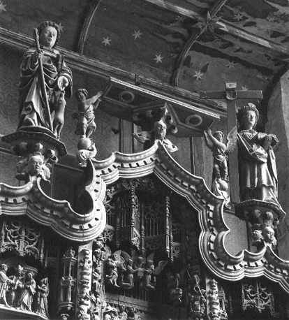 Troonhemel van Sint Anna-retabel met engelen, heilige Egidius en heilige Helena