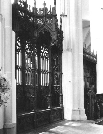 Koorbanken: architectuurdetails