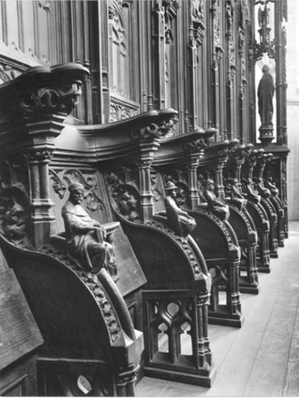 Koorbanken, detail van noordzijde: ornamenten van architectuurdetails, profeten en sibyllen