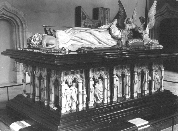 Praalgraf van Philips de Stoute met pleuranten, engelen en een leeuw