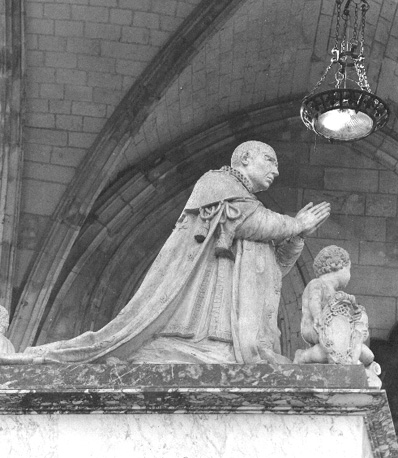 Tombe van Lodewijk XI, detail: standbeeld van biddende Lodewijk XI