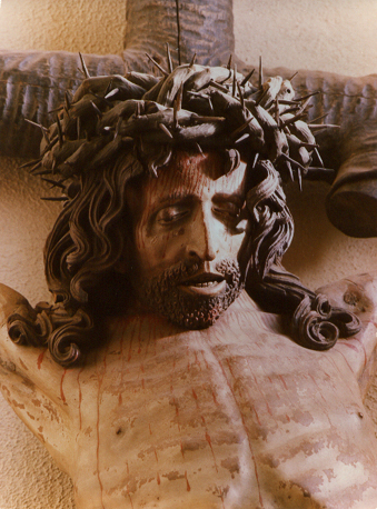 Christus aan het kruis, detail: buste van Christus (in kleur)