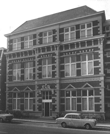 Facade woonhuis aan de Van de Brugghenstraat 5; voormalig zetel van het Kunsthistorisch Instituut