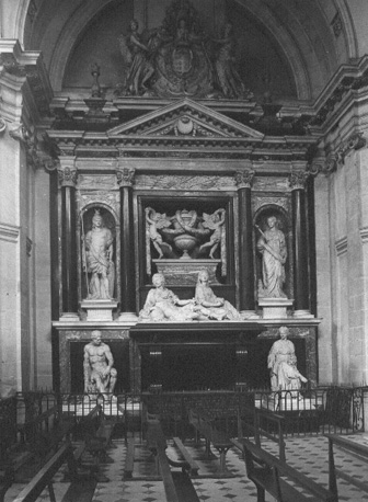 Mausoleum van Montmorency: hertog en hertogin omgeven door Kracht, Vrijheid, Geloof en Moed
