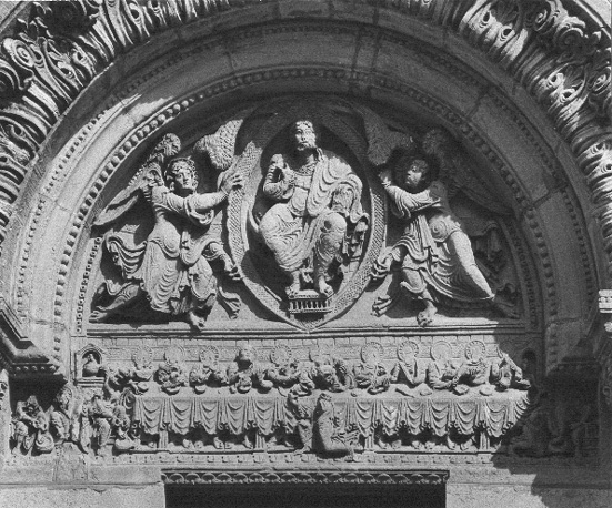Timpaan met Christus in mandorla en het Laatste avondmaal