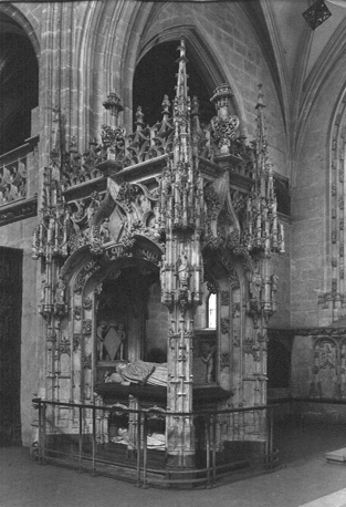 Linkerkant koor; Tombe van Marguerite van Oostenrijk