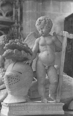 Tombe van Philibert II; onderste deel, detail: engel of putto met helm