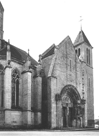 Portaal van het noordelijk transept gezien vanuit het noordoosten
