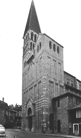 Westfacade gezien vanuit het zuidwesten