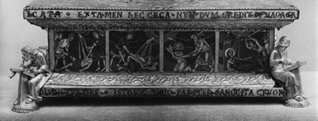 Draagaltaar van Stavelot; opstaande rand met martelaarsdood van apostelen
