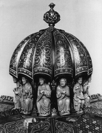 Architectonische reliekschrijn van Hochelten; detail: apostelen onder koepeldak