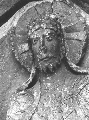 Timpaan, Christus in mandorla (Majestas Domini): detail: hoofd van Christus