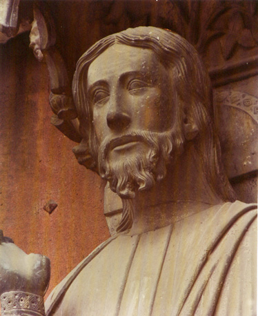 Zuidelijke facade, middenportaal: Christus op trumeau, detail