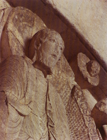Westfacade, portaal, timpaan: Laatste Oordeel, Christus in mandorla (Majestas Domini); detail: hoofd van Christus