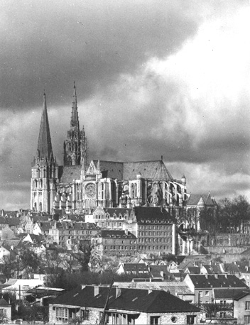 De kathedraal in de stad, vanuit zuid-zuidoostelijke richting