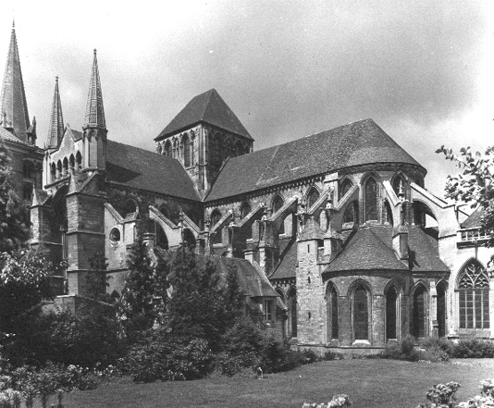 Koor en zuidtransept vanuit het zuidoosten