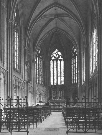 Kapel van Pierre Cauchon, op lengteas, vanuit het westen