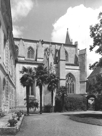 Koor en tuin van bisschoppelijk paleis, vanuit het zuiden