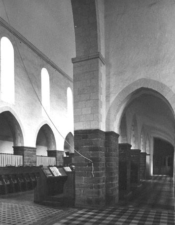 Noordelijke zijbeuk en monnikenkoor vanuit noordoosten