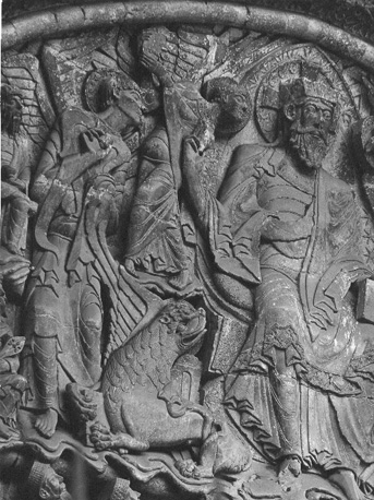 Zuidportaal, timpaan: Tronende Christus in mandorla, omgeven door de vier symbolen van de evangelisten, twee serafijnen en de vierentwintig oudsten (detail)
