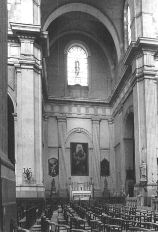 Noordelijk transept vanuit het zuiden